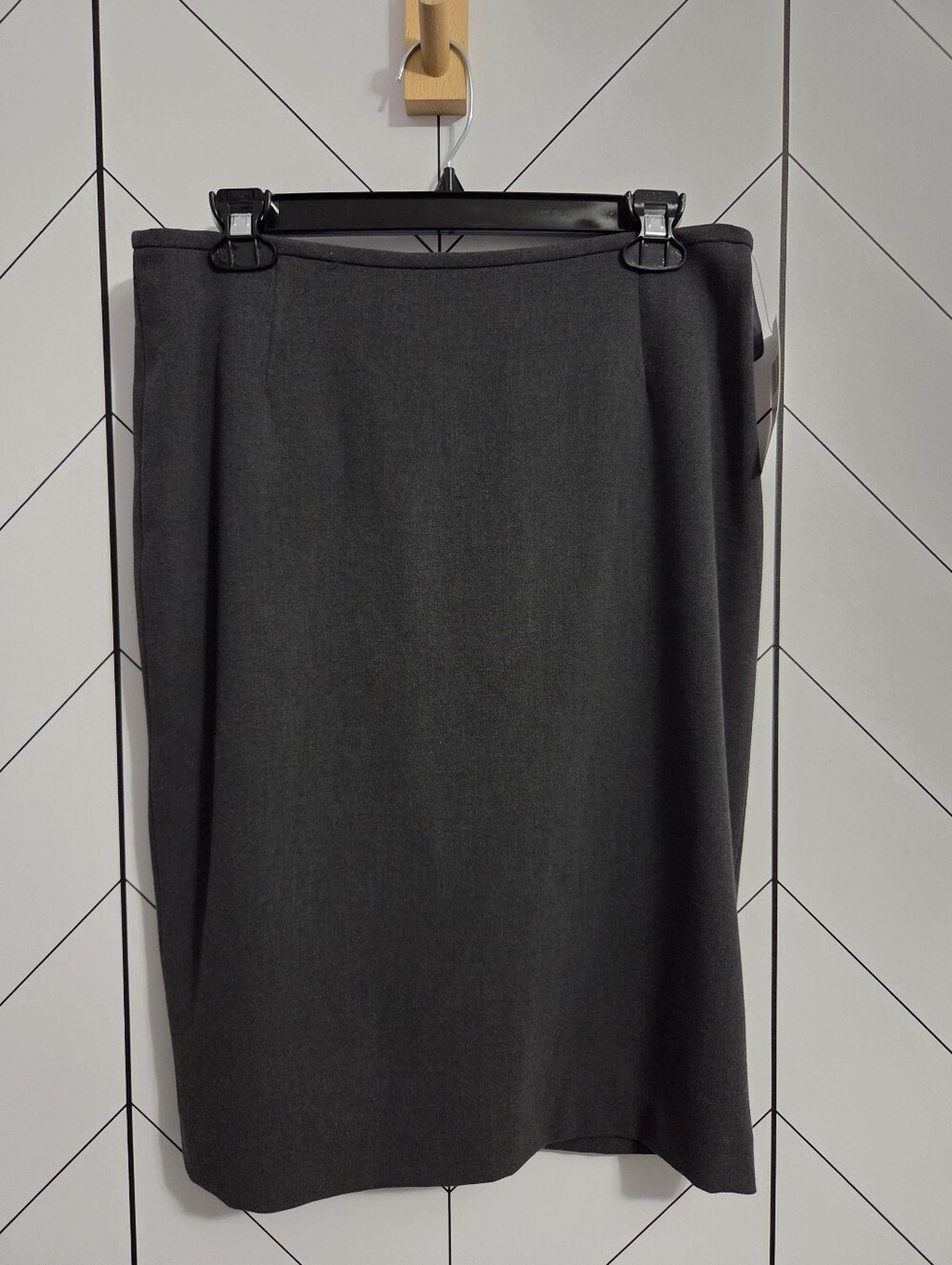 NWT Calvin Klein Charcoal Grey Tailored Pencil Skirt - Size 6